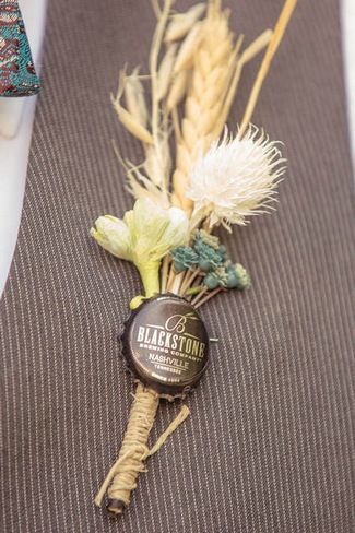 DIY Vintage Boutonnieres created from vintage-inspired bottle caps, a colorful mix of masculine flowers and twine ♥️ Vintage Boutonniere, Beer Wedding, Modern Groom, Vintage Bouquet, Corsage Wedding, Boutonniere Wedding, Wedding Confetti, Bottle Caps, Diy Vintage