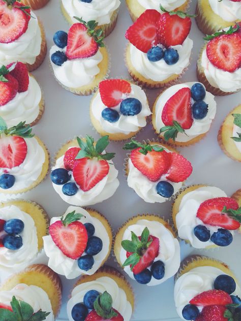 Strawberry And Blueberry Cupcakes, Strawberry Blueberry Cupcakes, Strawberry And Blueberry Themed Party, Berry First Birthday Party Cupcakes, Strawberry And Blueberry First Birthday, Fireworks First Birthday, Blueberry Or Strawberry Gender Reveal, Blueberry Balloon Arch, Strawberry And Blueberry Birthday Party