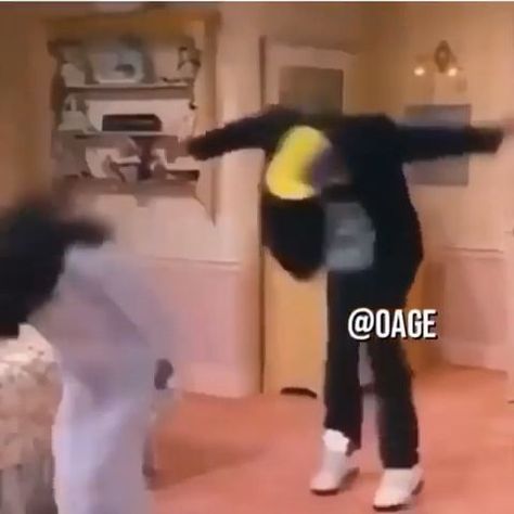 Dance Memes Funny, Dancing Videos Funny, Funny Dance Videos, Meme Dance, Dancing Meme, Dance Meme, Funny Eyes, Mood Videos, Funny Dancing Gif