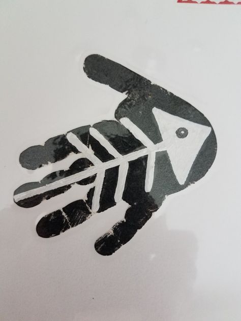 X is for x-ray fish X Ray Fish Craft Preschool, Alphabet Footprints, Fish Preschool, Fish Crafts Preschool, Handprint Alphabet, X Ray Fish, Fish Handprint, Ray Fish, Xray Art