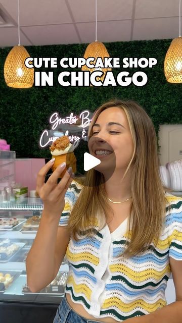 Kaylee Jo Chicago on Instagram: "If you have a sweet tooth, this Chicago dessert shop is for you 🧁 @greaterbaking Cupcakery is serving the BEST freaking cupcakes in the city!

Located in the South Shore, owner Lametria, bakes all her sweet treats with fresh ingredients, well-loved recpices and over-the-top toppings! 

#chicagodessert #chicagofood #chicagosweets #chicagotreats #chicagocupcakes #chicagofoodie #chicagoeats #thingstodoinchicago #chicagogram" Chicago Desserts, Chicago Eats, Sugar Factory, Cupcake Shops, Chicago Food, Dessert Shop, Cute Cupcakes, Pastry Shop, Birthday Treats