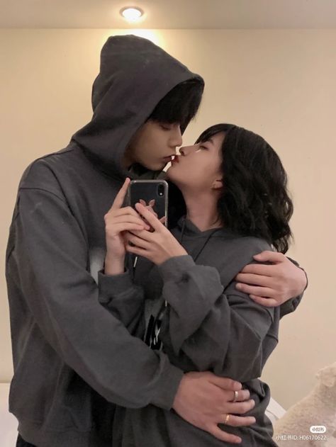 Best Friend Couples, Hugging Couple, 사진 촬영 포즈, Couples Vibe, Perfect Boyfriend, Ulzzang Couple, Korean Couple, Cute Couples Photos, Cute Couples Kissing