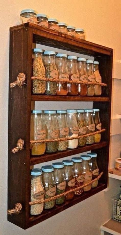 Dapur Rustic, Organiser Cucina, Diy Spice Rack, Wooden Spice Rack, Desain Pantry, Spice Shelf, Diy Spices, Kitchen Organization Diy, Diy Kitchen Storage