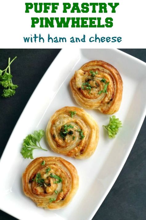 Puff Pastry Pinwheels with Ham and Cheese, a delicious snack for your kid's lunch box, these pinwheels are a great idea if you are looking for back to school recipes. Quick and easy to make, mess free, and highly addictive. A great picnic recipe idea too. Chicken Tortilla Pinwheels, Pinwheels Appetizers, Pastry Pinwheels, Nice Salad, Turkey Pinwheels, Puff Pastry Pinwheels, Savory Puff Pastry, Ham And Cheese Pinwheels, Party Chicken