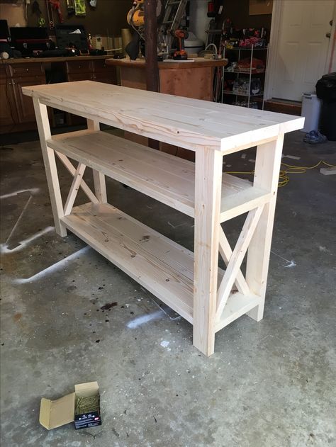 Console Table Designs Ideas, Farm Wood Projects, Farmhouse Counter Height Stools, Easy Projects For Home, Wooden Entry Table, Console Table Plans, Farmhouse Sofa Table, 2x4 Wood Projects, 2x4 Projects Diy