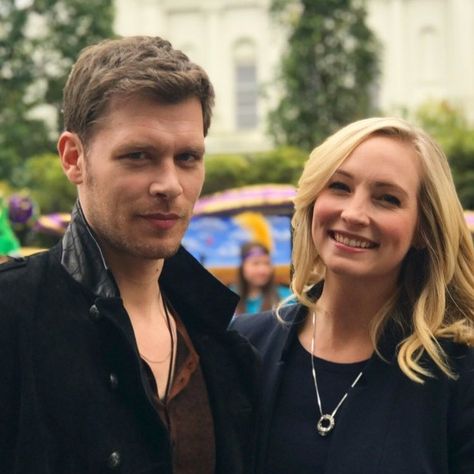 Candice and joseph bts Tvdu Cast, Klaus And Caroline, Brat Doll, Vampier Diaries, Candice Accola, Tvd Universe, Vampire Diaries Movie, Candice King, Vampire Diaries Wallpaper