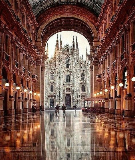 Foto del Duomo de Milán. Italy Photography, Italy Photo, Italy Vacation, Milan Italy, Places Around The World, Wonderful Places, Pisa, Italy Travel, Beautiful World