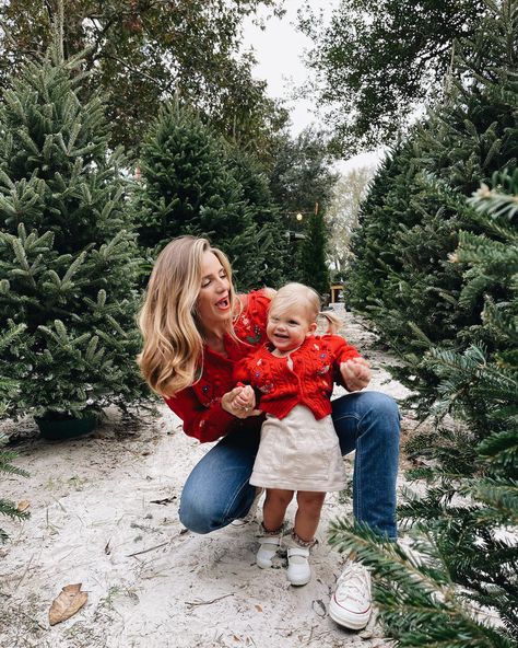 Daily Look 12.25.20 - Julia Berolzheimer Disney Christmas Outfits, Lake Pajamas, Red Christmas Sweater, Julia Berolzheimer, Daughter Christmas, Christmas Family Photos, Mother Jeans, Mom And Daughter, Christmas Photoshoot