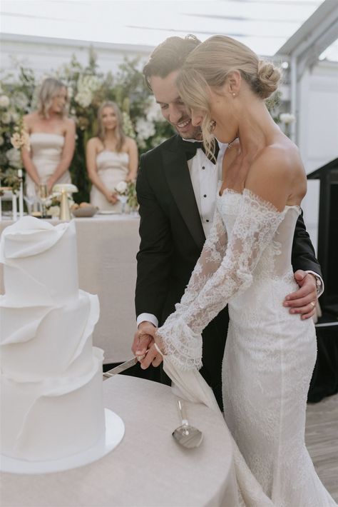 Simple Classy Wedding, Simple Classy Wedding Dress, Off Shoulder Wedding Dresses, 2025 Bride, Wedding Dress 2024, Off Shoulder Wedding Dress, Timeless Wedding Dress, Classy Wedding Dress, Sleeves Ideas