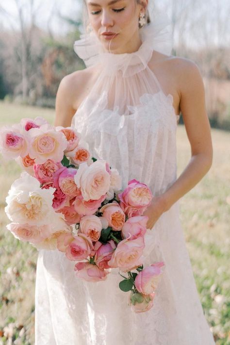 Bride with pastel pink bridal bouquet by David Austin Wedding Roses Summer 2023 Wedding, David Austin Wedding, Pink Ombre Wedding, Make A Bouquet, Orange And Pink Wedding, Wedding Flower Trends, Bridal Bouquet Summer, Pink Floral Print Dress, Floral Print Dresses