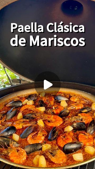 Asando con Pipe on Instagram: "Una receta de paella digna de su nombre 🥘🇪🇸  #comidaespañola #paella #recetasespañolas #recetasfaciles" Paella Recipe Authentic, Traditional Spanish Paella Recipe, Best Paella Recipe, Seafood Gumbo Recipe, Paella Recipe Seafood, Spanish Paella, Seafood Paella, Seafood Gumbo, Paella Recipe