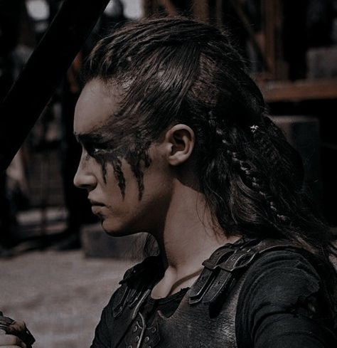 Lexa Kom Trikru Icon, Lexa Kom Trikru Aesthetic, The 100 Lexa, Lexa Kom Trikru, Burning Soul, Hermione Granger Aesthetic, Poppy Drayton, The 100 Characters, Clarke And Lexa