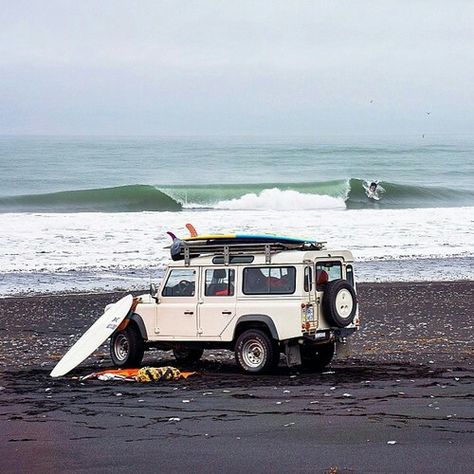 beach/surf Land Rover Freelander, Defender 110, Land Rover Series, Surf Life, Surfs Up, Land Rover Defender, Beach Vibe, Range Rover, Land Cruiser