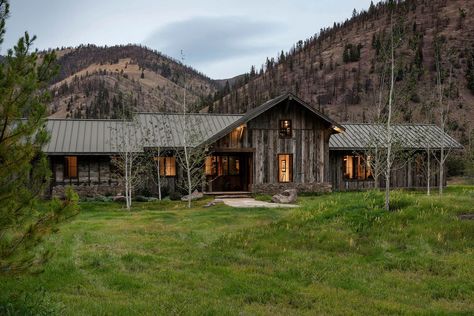 See this cabin getaway surrounded by the breathtaking Montana wilderness City Exterior, Willow 2022, Getaway Cabin, Rustic Mountain Homes, Forest Homes, Montana House, Cabin Getaway, Rustic Cabins, Montana Ranch