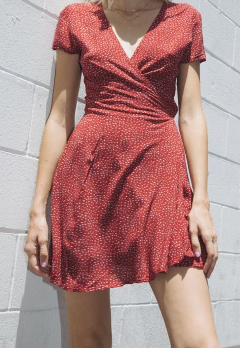 Brandy Melville, red dress Brandy Dress, Ladies Day Dresses, Brandy Melville Dress, Gaun Fashion, Casual Outfit Inspiration, Looks Vintage, Dress Summer, Red Floral, Brandy Melville