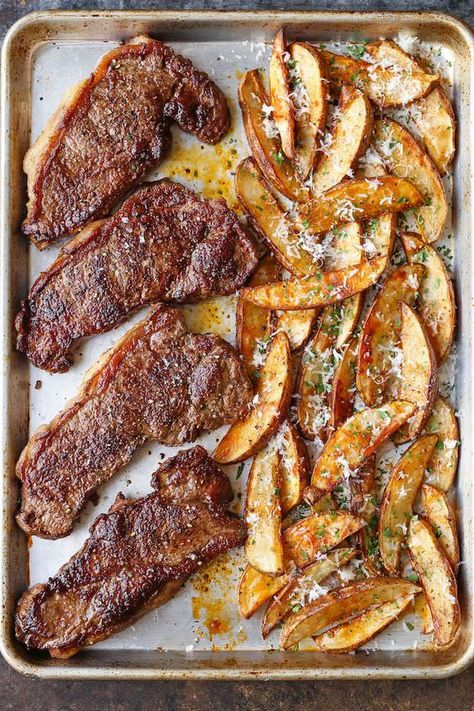 Steak dinner recipes Fajitas Beef, Cornbread Cakes, Marinade Steak, Steak And Fries, Sheet Pan Steak, Resep Steak, Diet Plate, Fish Steak, Recipes Steak