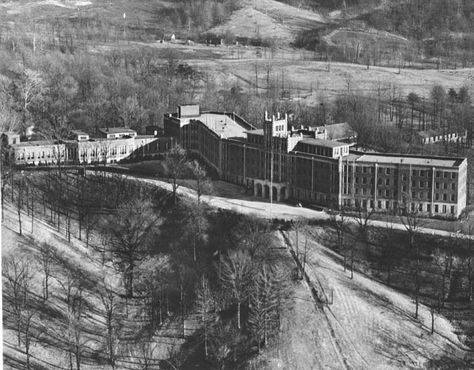 Waverly Hills Sanatorium, Louisville, Kentucky Waverly Hills, Waverly Hills Sanatorium, Haunted Hospital, Haunted Asylums, Abandoned Asylums, Haunted History, Places In America, Most Haunted Places, My Old Kentucky Home