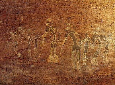 Rock painting of a dance performance, Tassili-n-Ajjer, Algeria, attributed to the Saharan period of Neolithic hunters (c. 6000–4000 bc). Prehistoric Painting, Neolithic Art, History Of Dance, Petroglyphs Art, Ancient Africa, African Dance, Ancient Civilization, Contemporary African Art, Afrikaanse Kunst