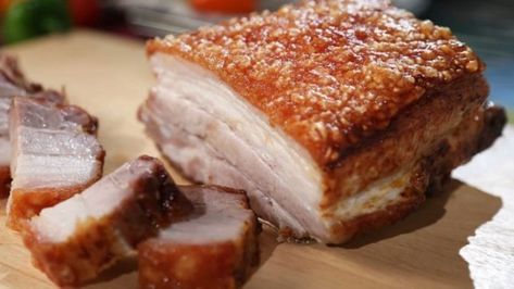 Best Pork Crackling, Roast Pork Crackling, Perfect Roast Pork, Crackling Recipe, Pork Crackling, Best Pork Recipe, Pork Belly Recipes, How To Cook Pork, Homemade Sausage