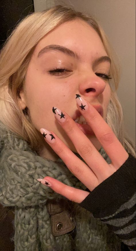 Star Nails Not Acrylic, Black Nails Stars, Black Almond Nails With Stars, Star Nails Acrylic Y2k Almond, Black And White Star Almond Nails, Black Tips With Stars Nails, Nail Art Stripes, Maroon Nails, Hello Nails