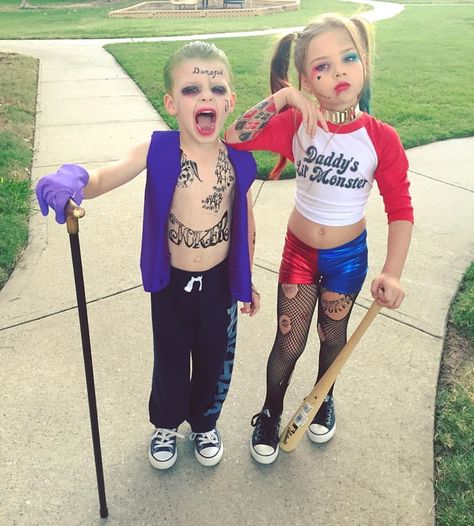 Mini Joker and Harley Quinn #harleyquinn #joker #halloween #costumes Harley Quinn Toddler Costume, Easy Diy Halloween Costumes Kids, Harly Quinn Halloween Costume Ideas, Harley Queen Disfraz, Joker And Harley Quinn Halloween Costume, Joker Harley Quinn Costume, Harley Quinn And Joker Costume, Harley Quinn Costume Kids, Harley Quinn Kids