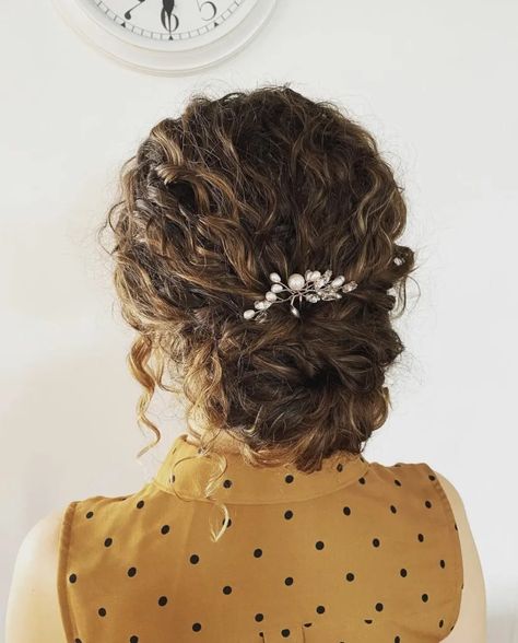 Curly Hair Updo Wedding, Naturally Curly Updo, Curly Wedding Updo, Jojo Wedding, Curly Hairdos, Hairstyles With Curly Hair, Bridesmaid Hair Curly, Curly Bridal Hair, Curly Hair Up