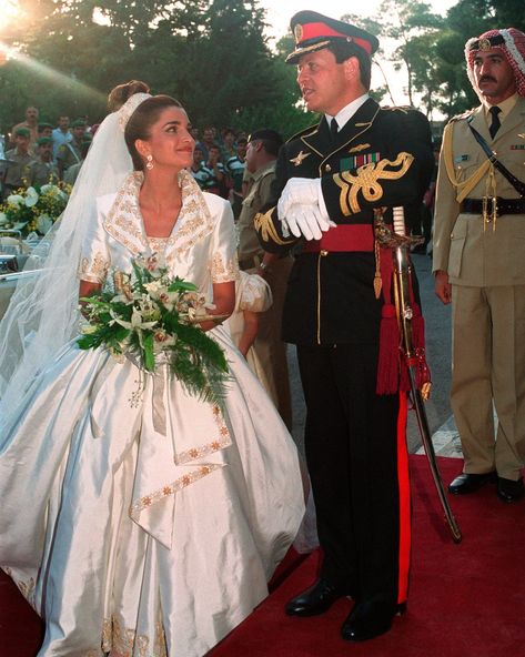 Queen Rania Wedding, Queen Rania Dress, Helen Rose, Norman Hartnell, Royal Wedding Gowns, Wedding Royal, Kate Middleton Wedding, Royal Wedding Dress, Queen Rania