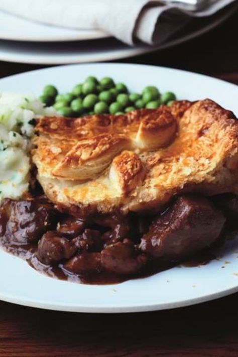 Steak And Kidney Stew, Steak And Kidney Pie Recipe, Kidney Pie Recipe, Stewing Beef, Kidney Pie, Braised Beef Recipes, Steak And Kidney Pie, Betty Neels, Beef Pie