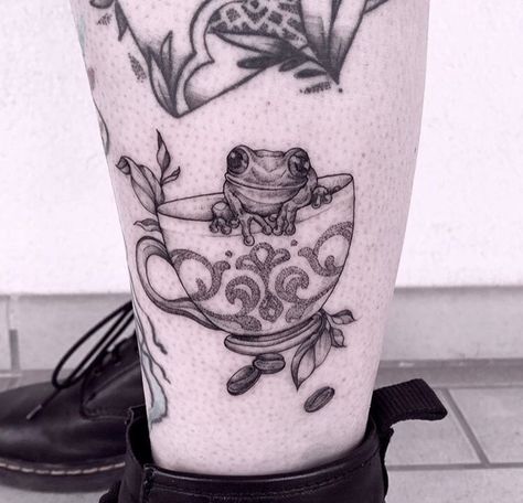 Frog And Floral Tattoo, Feminine Frog Tattoo, Tree Frog Tattoo For Women, Frog Teacup Tattoo, Frog In A Teacup Tattoo, Frog In Teacup, Frog Tattoo Sleeve, Realistic Frog Tattoo, Toad Tattoo