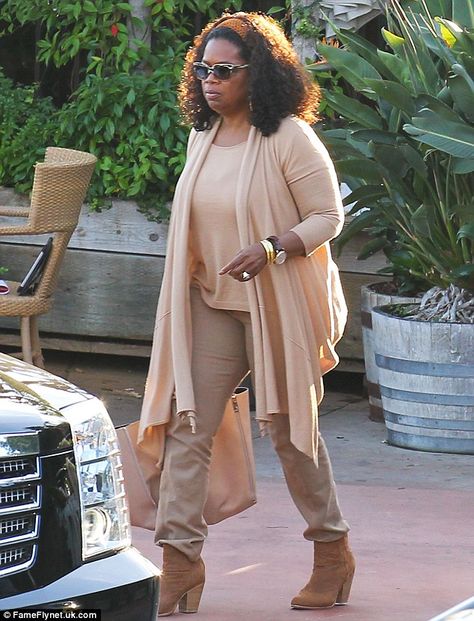 Oprah Fashion Style, Oprah Style Outfits, Oprah Winfrey Style Casual Outfit, Oprah Outfits, Oprah Winfrey Style, Oprah Style, 58th Birthday, Oprah Winfrey Show, Maria Shriver