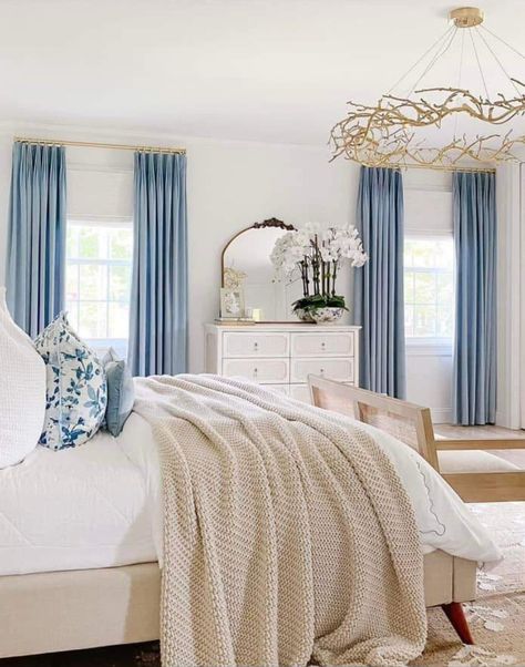 French Blue Guest Bedroom, Feminine Guest Bedroom, Blue Feminine Bedroom, Light Blue Master Bedrooms Decor, Neutral Blue Bedroom, Vermont Bedroom, House Bedroom Aesthetic, Arizona Bedroom, French Blue Bedroom