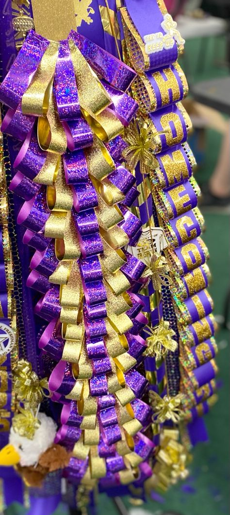 Homecoming Mums Backer Ideas, Purple And Gold Homecoming Mums, Volleyball Homecoming Mum, Grad Lays, Mum Backer Ideas, Mum Braids, Mum Making, Unique Homecoming Mums, Hoco Mums