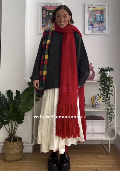 Gamine Essence, Grunge Skirt Outfit, Countryside Outfit, Grunge Skirt, Color Outfits, Winter Fit, Funky Fashion, Historical Dresses, Dress Outfit