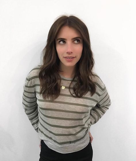 Emma Roberts brown hair color Emma Roberts Brown Hair, Emma Roberts Boyfriend, Emma Roberts Nerve, Emma Roberts Ahs, Emma Roberts Makeup, Emma Roberts Hair, Emma Roberts Style, Robert Young, Kendall Jenner Outfits