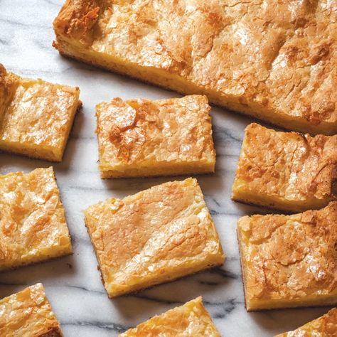 Sweet-and-Southern-Chess-Squares Chess Bars, Chess Squares, Grub Hub, Chess Pie, Christmas Sides, Southern Desserts, Square Recipes, Holiday Pies, Southern Culture