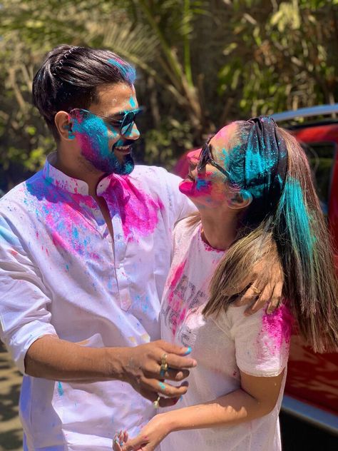 Holi Aesthetic, Holi Poses, Holi Photoshoot, Pfp Matching Couple, Dil Photos Love, Happy Holi Photo, Holi Hai, Holi Pictures, Painter Photography