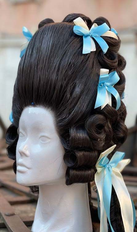 French Fancy Dress, Rococo Hairstyles, 18th Century Hairstyles, 1960 Hairstyles, Marie Antoinette Wig, 18th Century Hair, 18th Century Wigs, Drag Fashion, Bridgerton Party