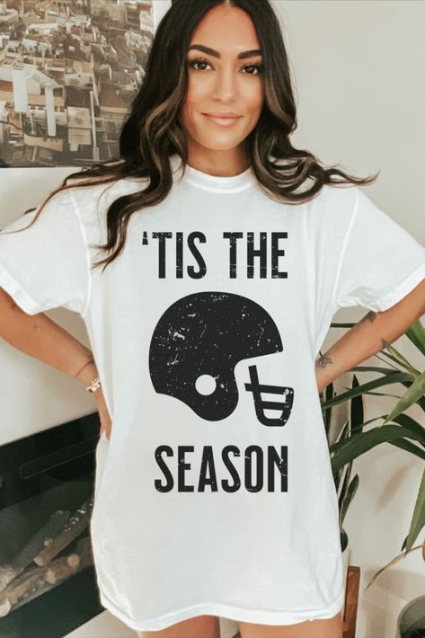 Adorable retro football design on the trendy comfort colors tee! Be game day ready this season with this large graphic! Free shipping! Tis The Season Football, Cute Game, Football Mom Shirts, Vintage School, Retro Football, Cute Games, Football Design, Game Day Shirts, Vintage Football