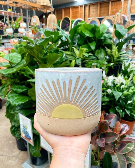 Ceramic Planter Painting Ideas, Ceramic Planters Ideas, Sun Ceramics, Sun Pottery, Ceramic Sun, Color Me Mine, Pottery Inspo, Ceramics Ideas, Pottery Crafts