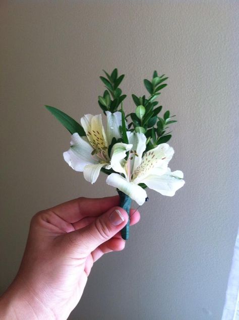 White Lily Boutonniere, Lily Corsage Prom, White Lily Corsage, Lilly Boutineer, Tiger Lily Corsage, Lily Boutineer, Lilly Boutonniere, Gold Corsage Prom, Tropical Boutonniere