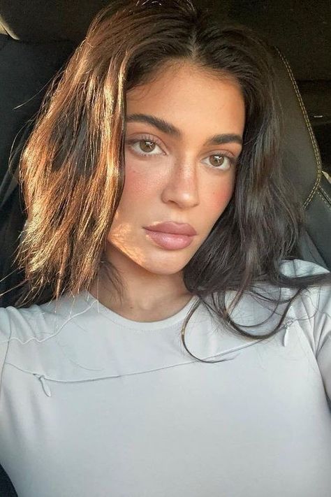 Maquillaje Kylie Jenner, Kylie Jenner Modeling, Kily Jenner, Kylie Jenner Hair, Bowl Haircuts, Estilo Kylie Jenner, Jenner Makeup, Kylie J, Kylie Jenner Makeup