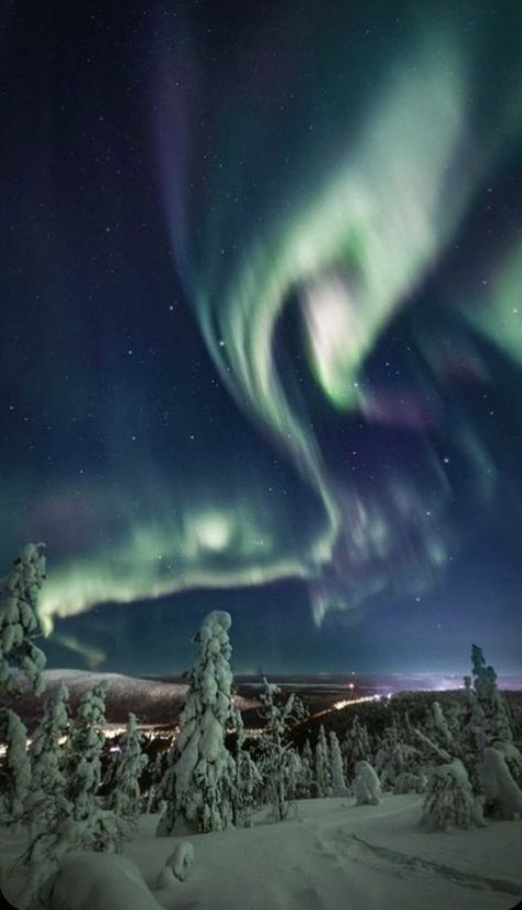 Aurora Borealis Finland, Aurora Borealis Wallpaper, Northern Lights Photography, Aurora Lights, Aurora Borealis Northern Lights, The Northern Lights, Dream Travel Destinations, The Aurora, Travel Inspo