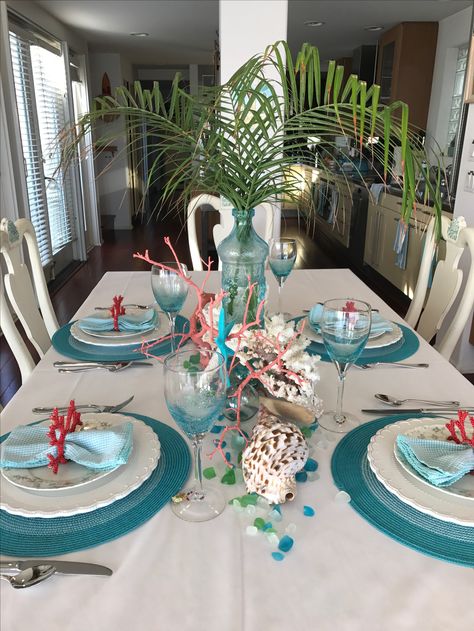 Island Bungalow, Aqua Living Room, Winter Table Setting, Coral Table, Summer Table Settings, Summer Party Themes, Beach Table, Beach House Interior Design, Table Setting Decor