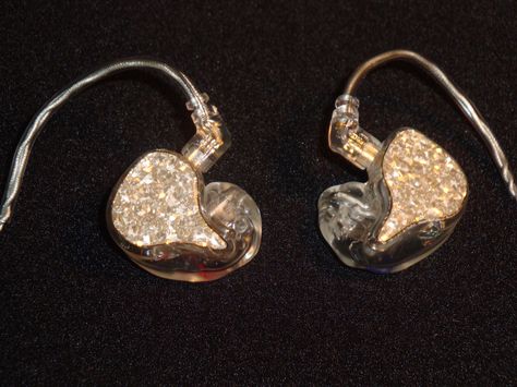 UE in ears In Ear Monitors Aesthetic, Music Mic, Singer Dr, Ear Monitors, Famous Lifestyle, Music Supplies, In Ears, Microphone Studio, Bling Phone Cases