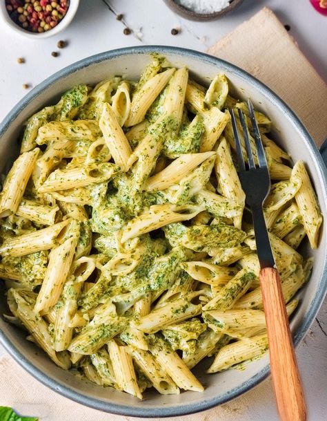 Try the rich and satisfying flavours of Creamy Chicken Pesto Pasta. This dish offers a harmonious blend of tender chicken pieces and al dente pasta, all Pesto Chicken Spaghetti, Creamy Chicken Pesto Pasta, Classic Deviled Eggs Recipe, Avocado Fries Recipe, Pesto Pasta Recipes Chicken, Chicken Gnocchi Soup Recipe, Southern Deviled Eggs, Chicken Pesto Pasta, Greek Chicken Marinade