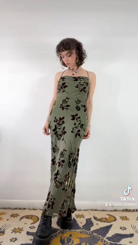 Wedding Guest Outfit Grunge, Cottage Core Dresses Prom, Whimsigoth Wedding Guest, 90s Wedding Guest Outfit, Sophie Seddon Outfits, Whimsigothic Summer, Grunge Wedding Guest Outfit, Alt Wedding Guest Outfit, 90s Dress Casual