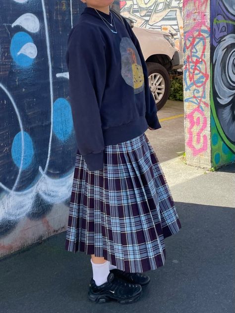 #outfits #winteroutfits #kilts #fashion #aesthetic Tights Outfits Aesthetic, Weird Girl Aesthetic Outfits, Kilt Outfits Women, Weird Outfits, Maximalism Fashion, Tights Outfits, Kilt Outfits, Streetwear Outfit Ideas, Maxi Skirt Outfits