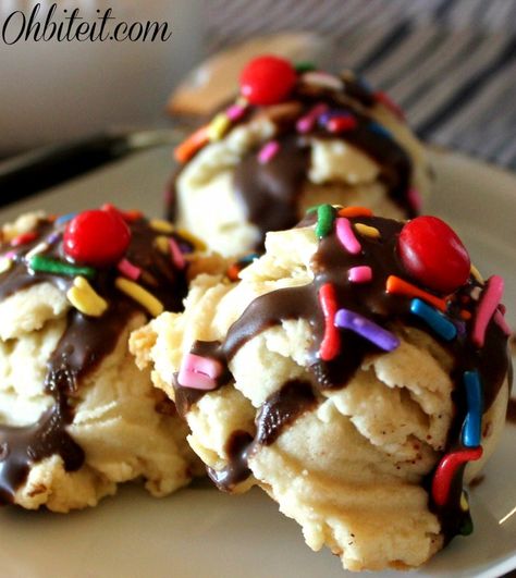 Ice cream sundae cookies Sundae Cookies, Last Choice, Ice Cream Social Party, Magic Shell, Ice Cream Sundae, Holiday Cooking, April Fools, Cookie Bars, Creative Food