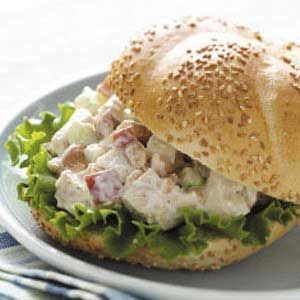 Best chicken salad I've ever had (I'm not kidding) Cashew Chicken Salad, Cold Chicken Salads, Best Chicken Salad, Chicken Salad Sandwiches, Home Chicken, Best Chicken Salad Recipe, Chicken Salad Sandwich Recipe, Chicken Salad With Apples, Easy Chicken Salad