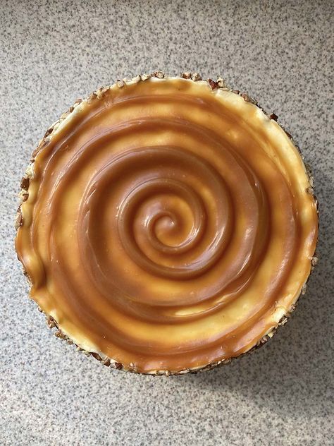 Cheesecake Factory Menu, Cinnamon Swirl Cheesecake, Cinnabon Cake, Cinnabon Recipe, Cheesecake Factory Copycat, Cheesecake Cake Recipes, Delicious Cheesecake Recipes, Cinnamon Cheesecake, Cheesecake Factory Recipes